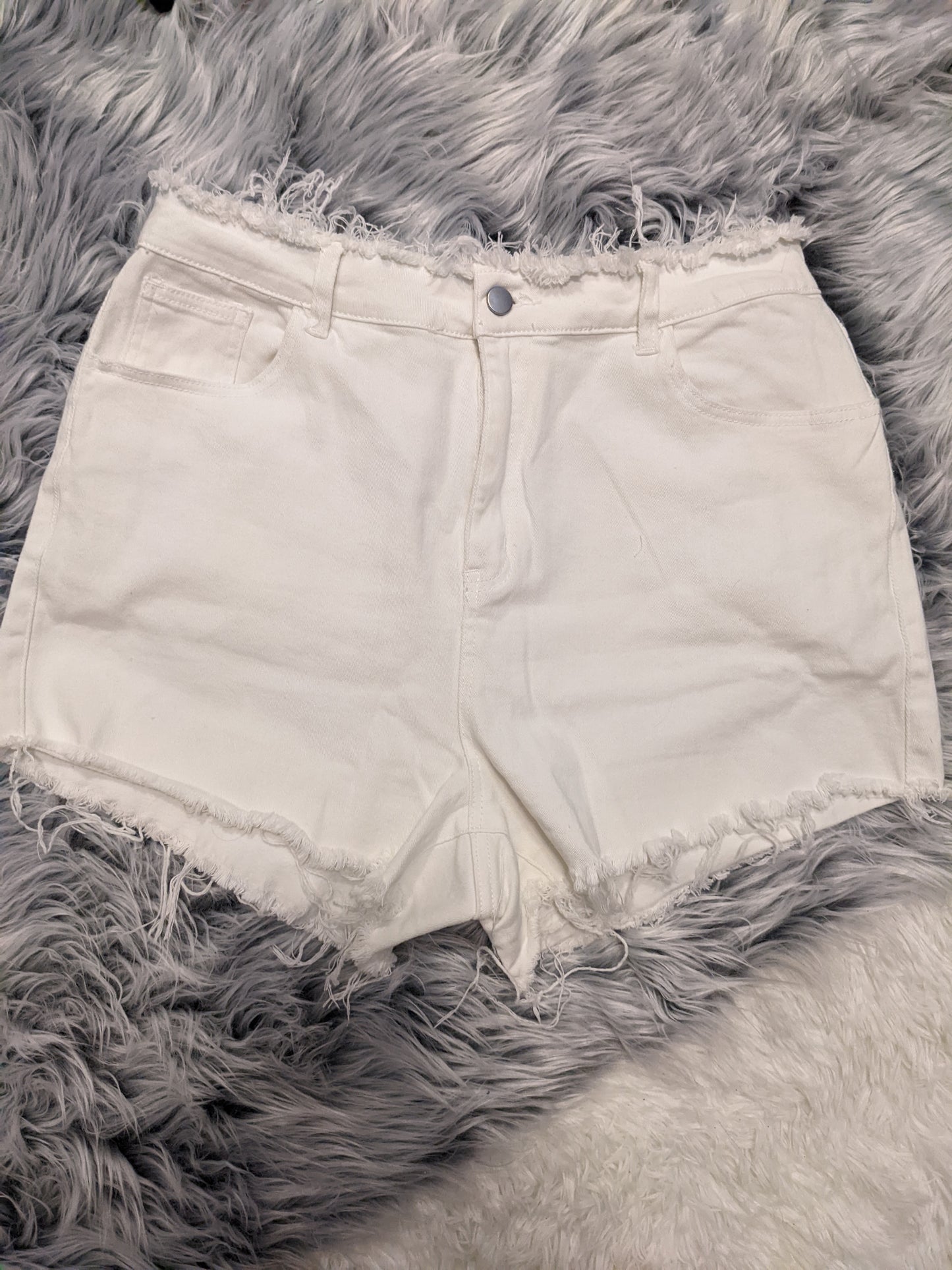 Distressed Frayed Detail Denim Shorts